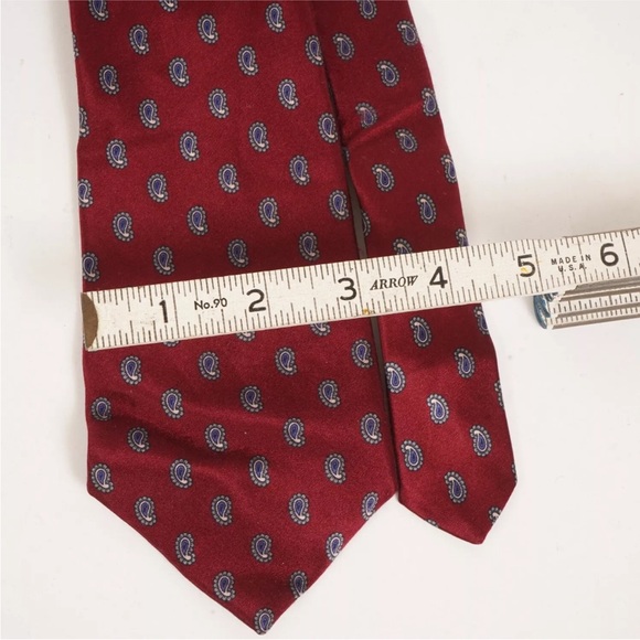 Christian Dior Red With Blue Paisley All Silk Made In USA Tie - Picture 6 of 6